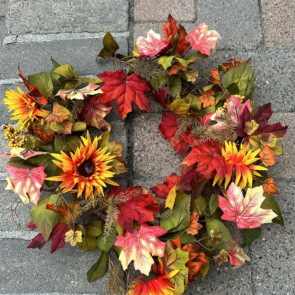 AUTUMN WREATH - Picture 2 of 4